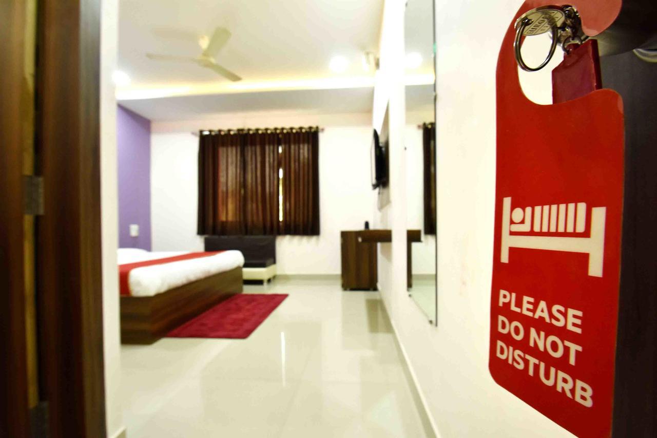 Hotel Hori Palace Удджайн Экстерьер фото