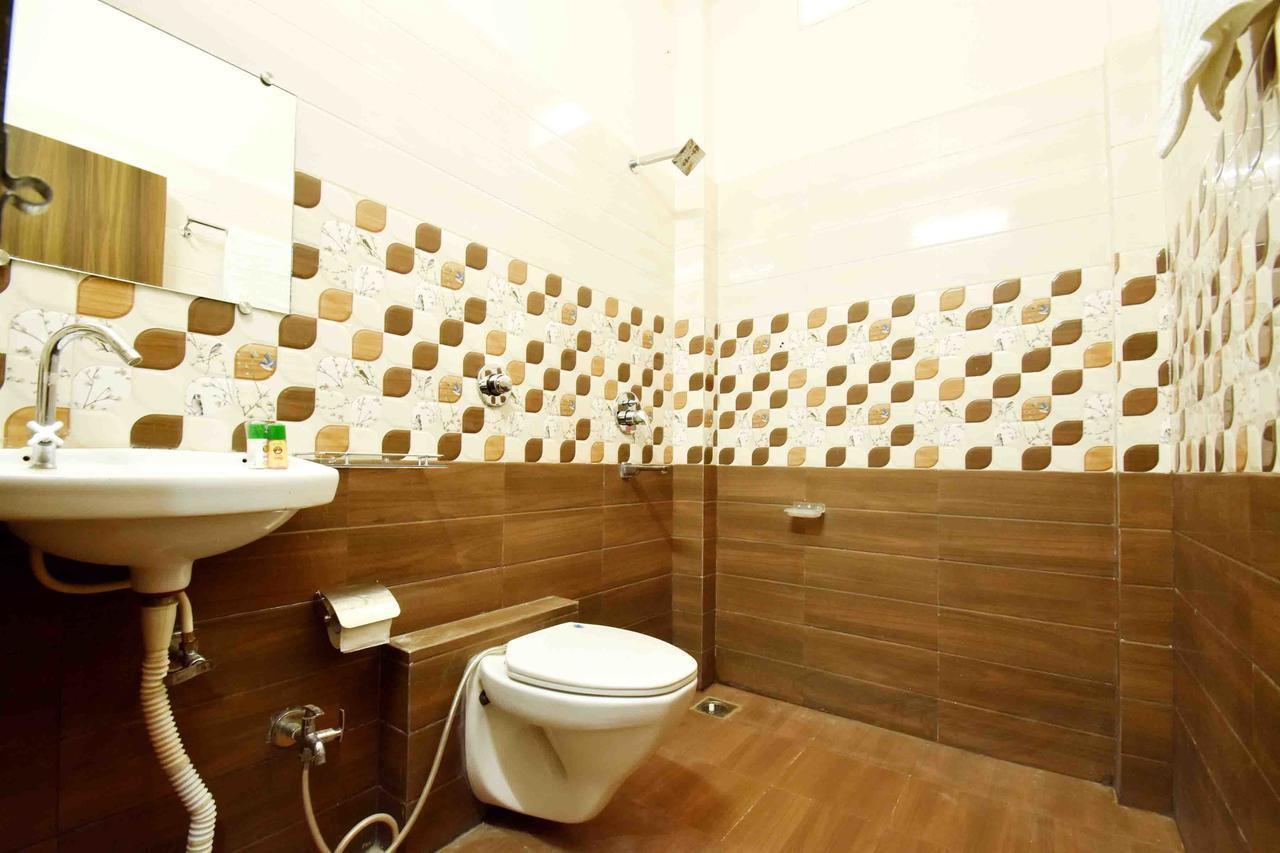 Hotel Hori Palace Удджайн Экстерьер фото